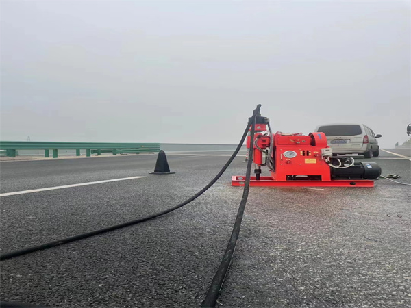 于都马路路基路面开裂下沉注浆加固灌浆